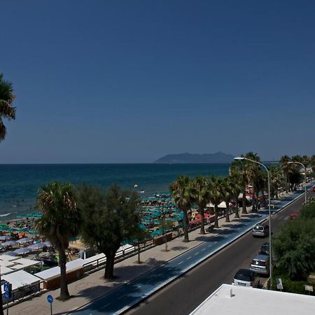 Hotel Ristorante Centosedici Terracina Dış mekan fotoğraf