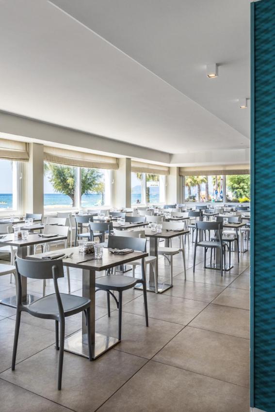 Hotel Ristorante Centosedici Terracina Dış mekan fotoğraf